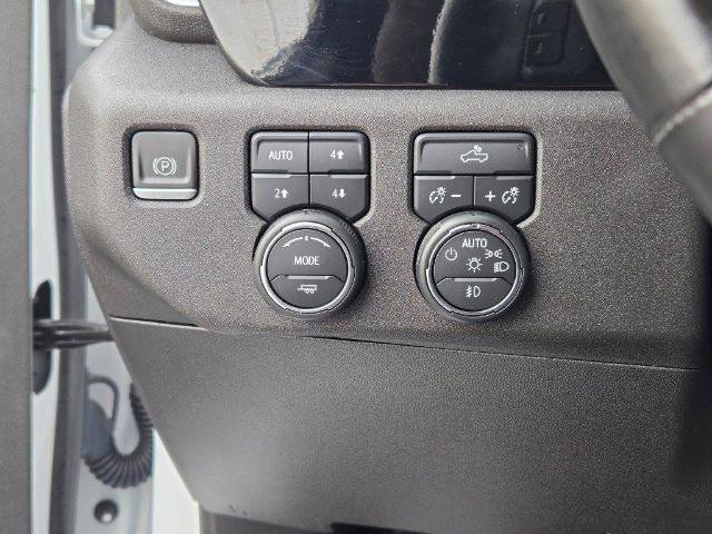 Used 2023 Chevrolet Silverado 1500 RST AWD/4WD image 31