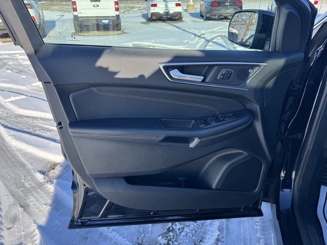 Certified 2022 Ford Edge Titanium image 11