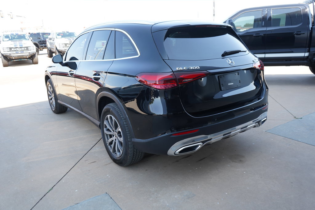 Used 2024 Mercedes-Benz GLC 300 4MATIC image 11