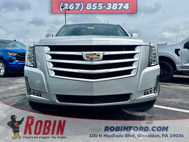 Used 2018 Cadillac Escalade Luxury AWD/4WD image 2
