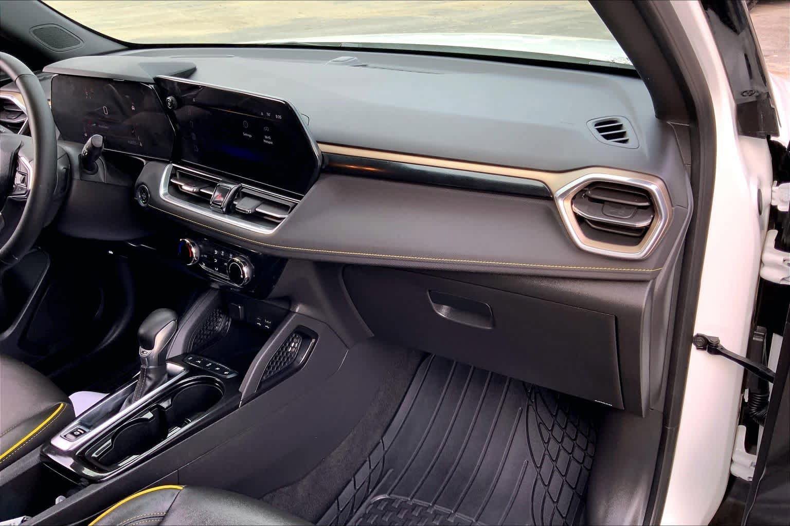 Used 2024 Chevrolet TrailBlazer ACTIV w/ Driver Confidence Package FWD image 17