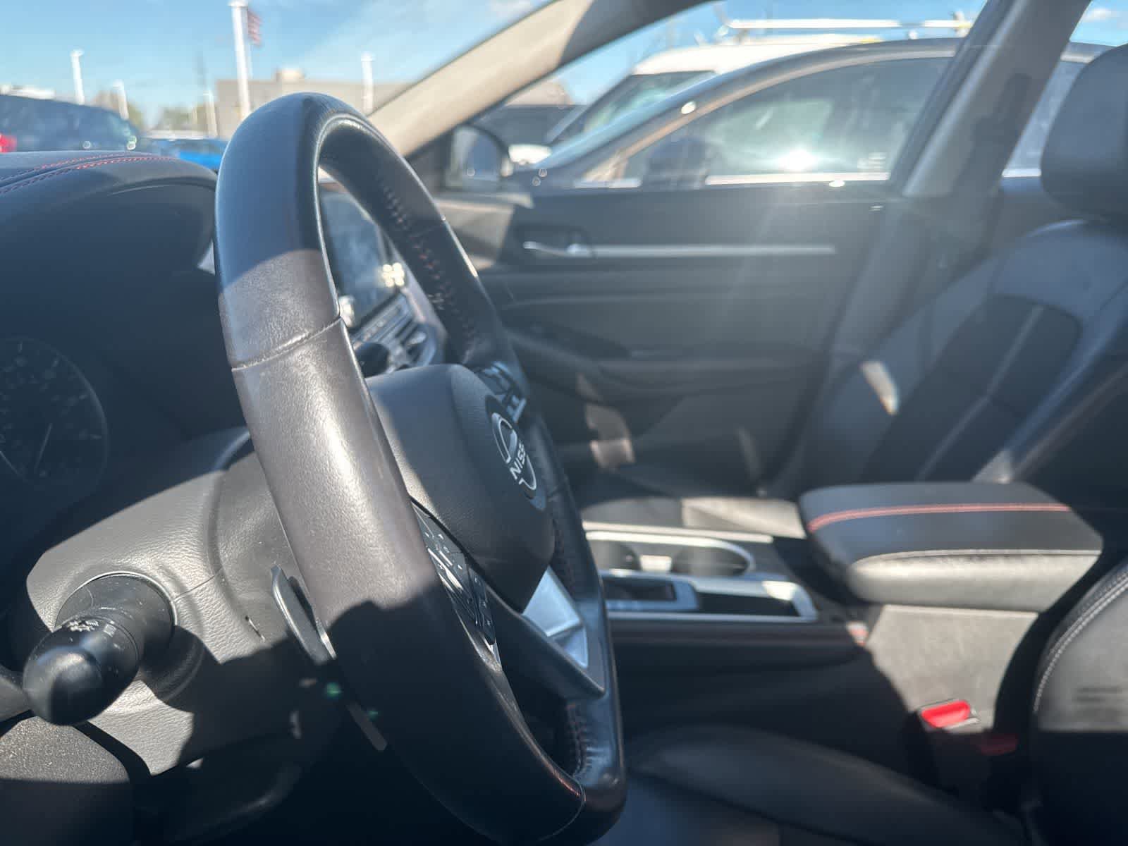 Used 2024 Nissan Altima 2.5 SR FWD image 32
