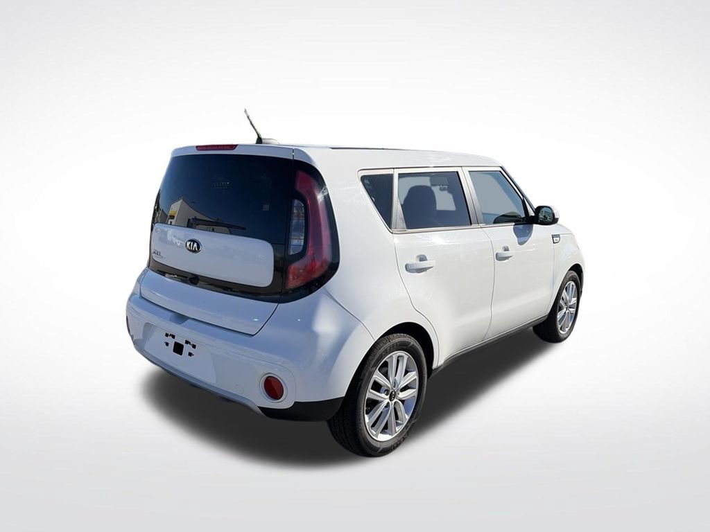 Used 2019 Kia Soul + FWD image 7