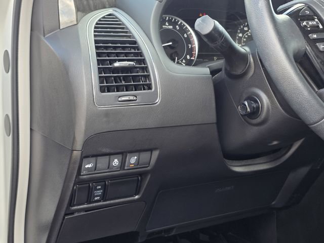 Used 2024 Nissan Armada Platinum w/ Captain's Chairs Package RWD image 19