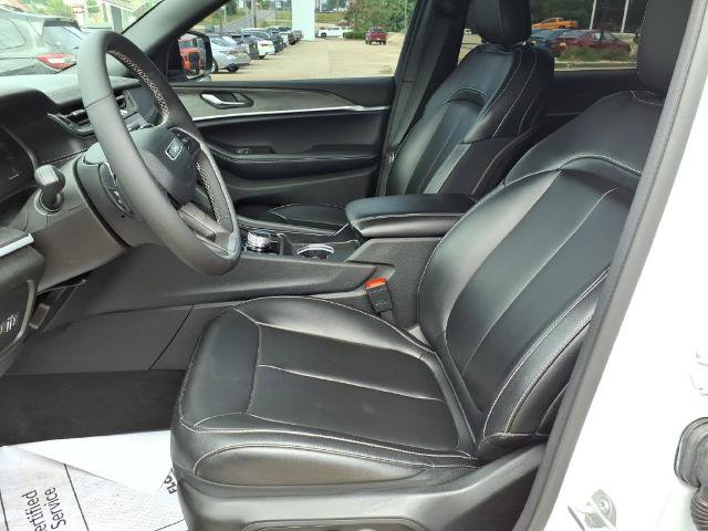 Used 2024 Jeep Grand Cherokee L Limited w/ Black Appearance Package RWD image 13