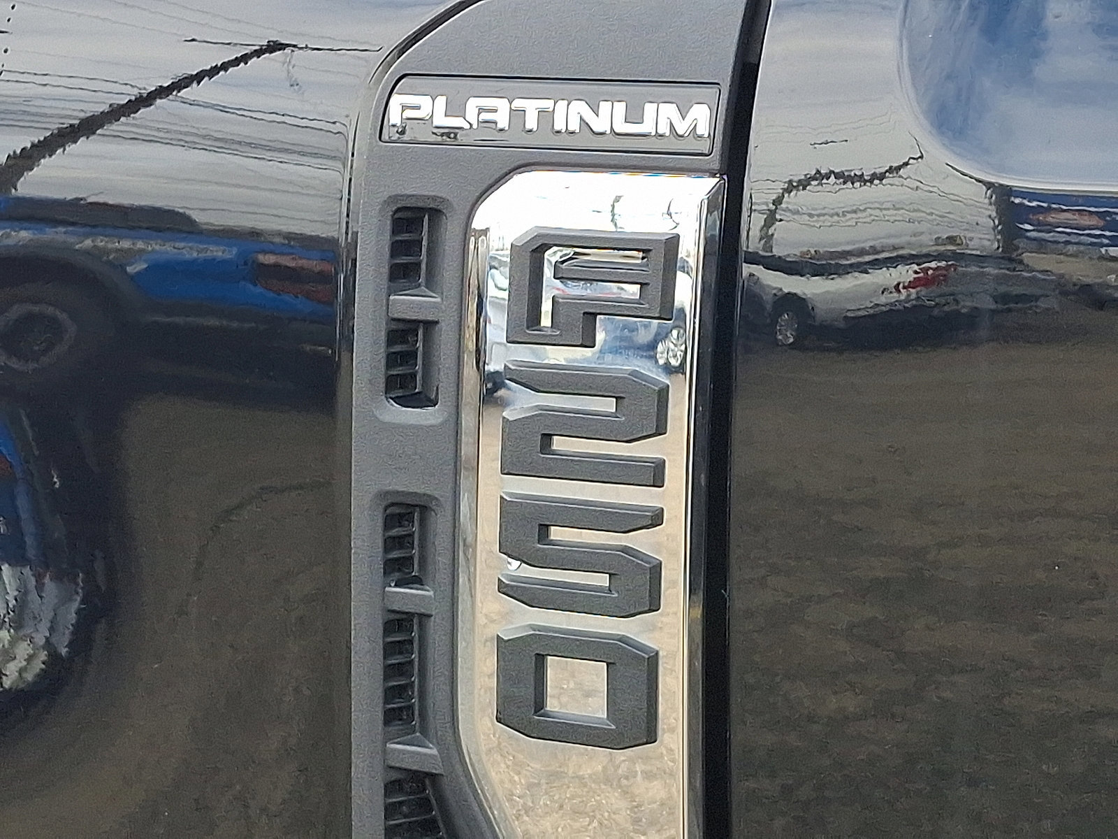 Certified 2024 Ford F250 Platinum w/ Tremor Off-Road Package image 31