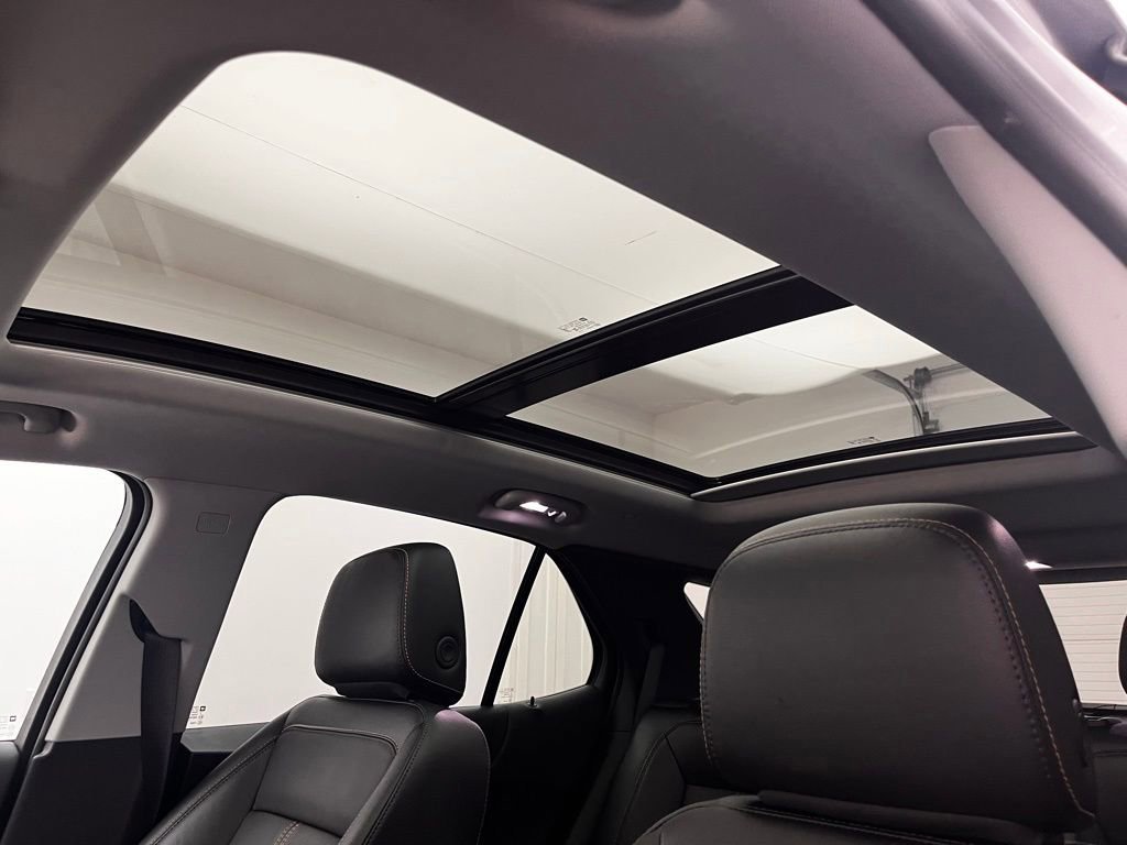 Used 2024 Chevrolet Equinox Premier image 11