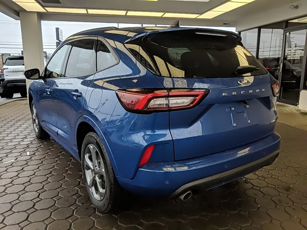 Certified 2023 Ford Escape ST-Line w/ Tech Pack #1 AWD/4WD image 9