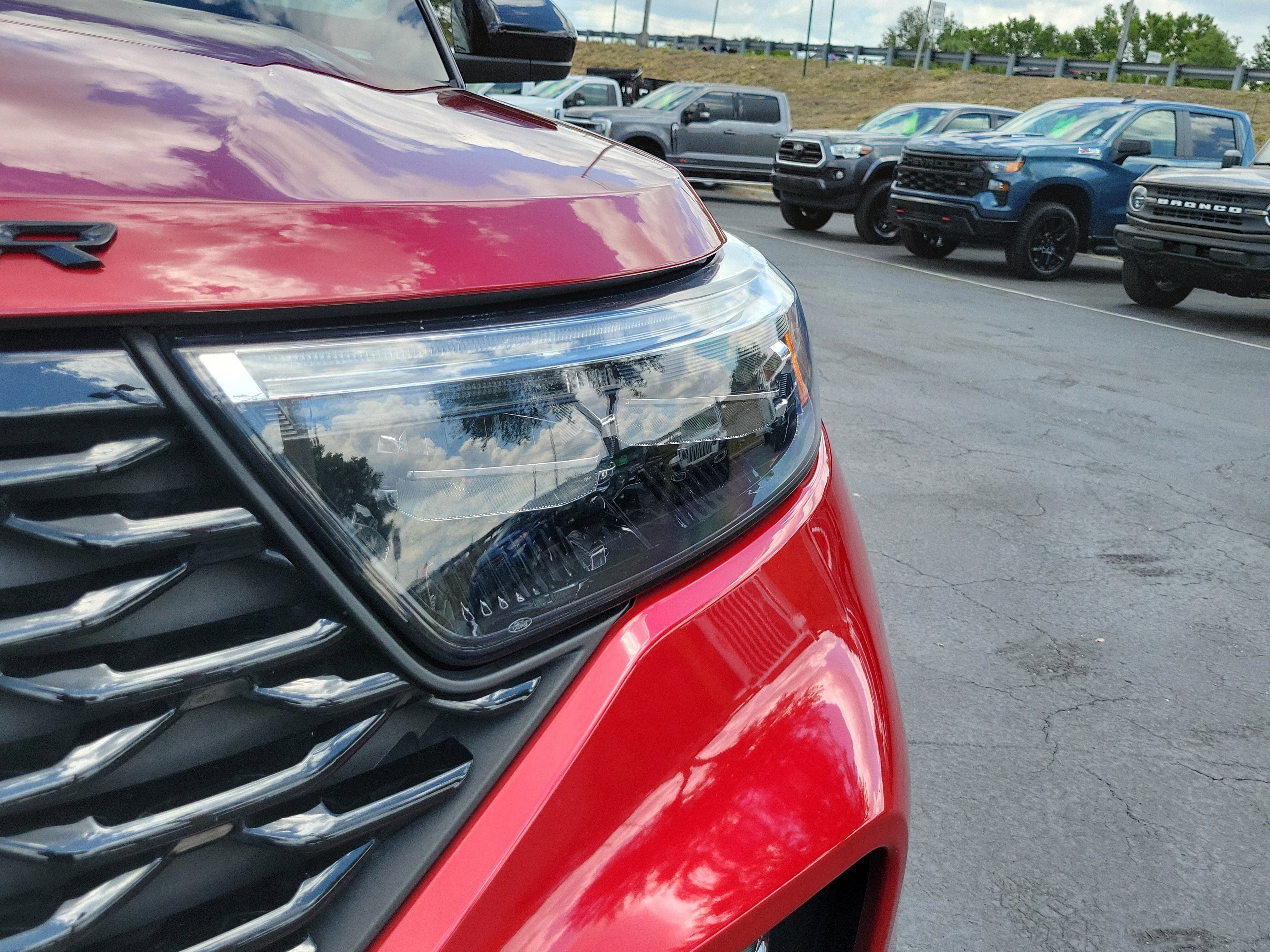 Certified 2024 Ford Explorer ST-Line w/ Class IV Trailer Tow Package RWD image 6