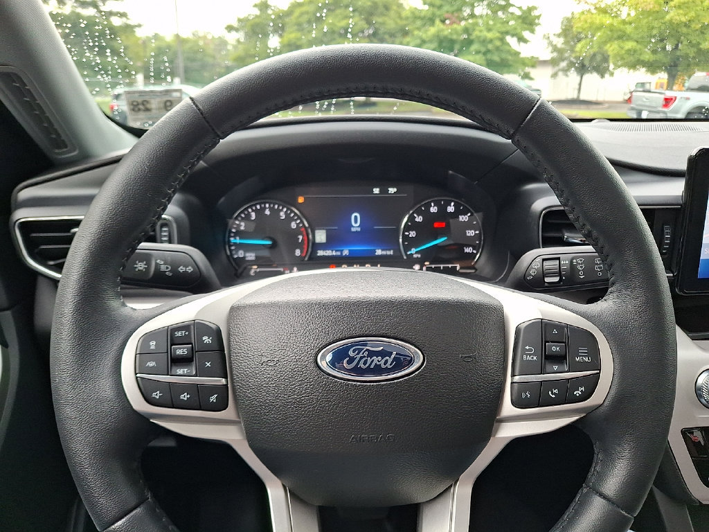 Certified 2023 Ford Explorer XLT w/ Equipment Group 202A AWD/4WD image 19