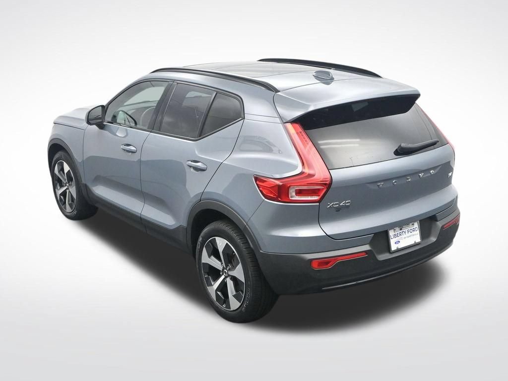 Used 2023 Volvo XC40 B4 Ultimate FWD image 35