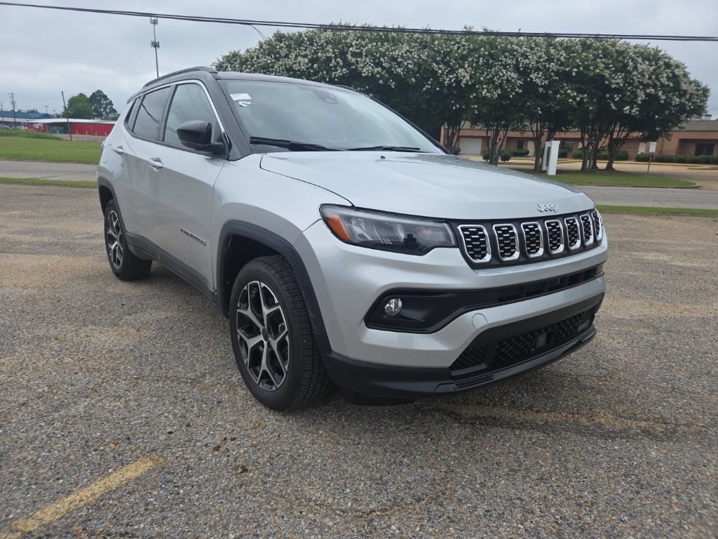 Used 2026 Jeep Compass Limited AWD/4WD image 1