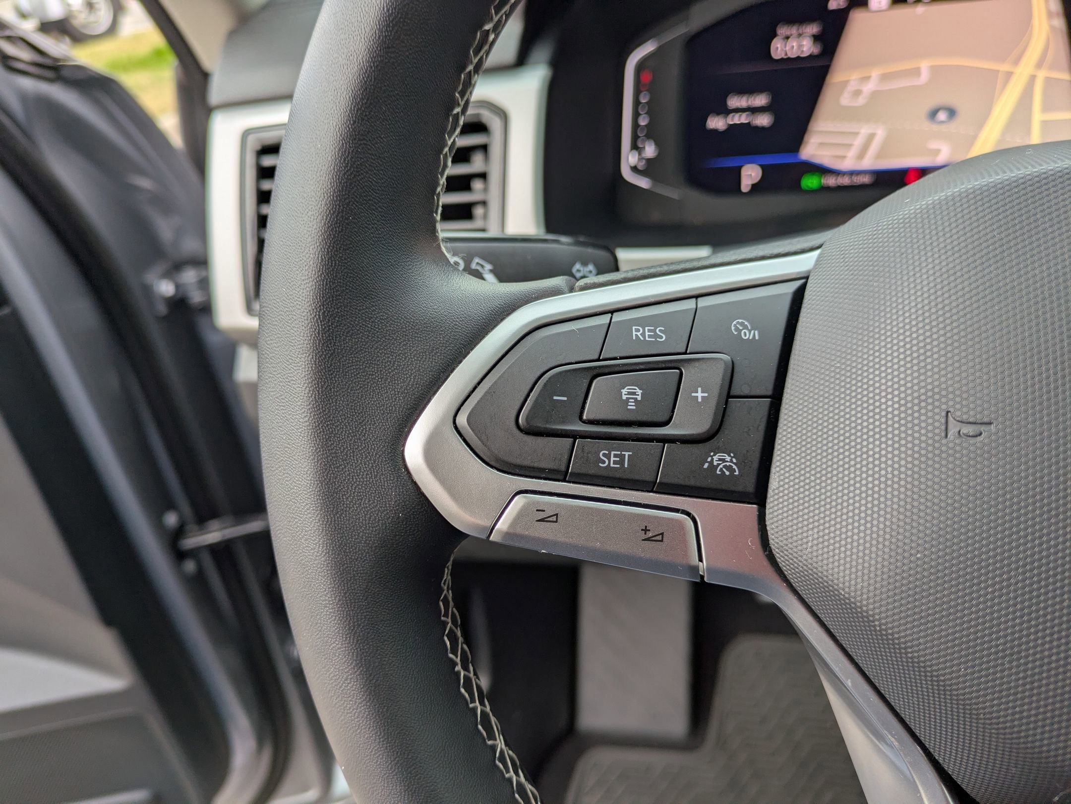 Used 2021 Volkswagen Atlas SEL Premium image 18