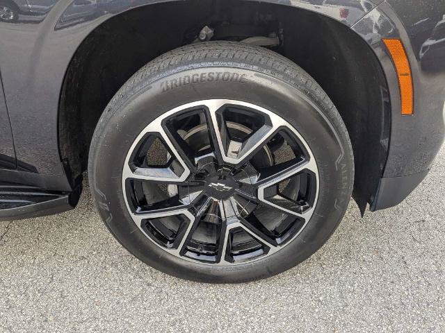 Used 2025 Chevrolet Suburban RST w/ Comfort Package AWD/4WD image 11