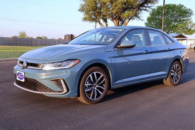 Used 2025 Volkswagen Jetta SE image 8