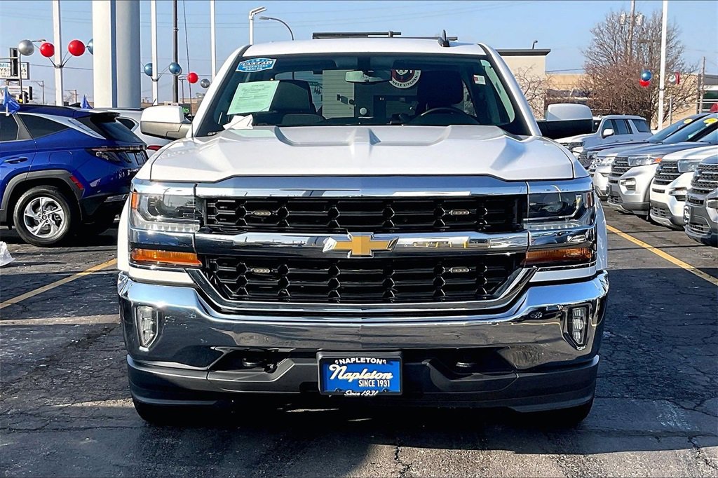 Used 2018 Chevrolet Silverado 1500 LT w/ All Star Edition image 2