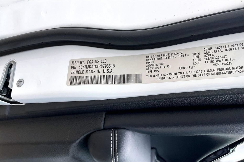 Used 2023 Jeep Grand Cherokee L Laredo AWD/4WD image 15