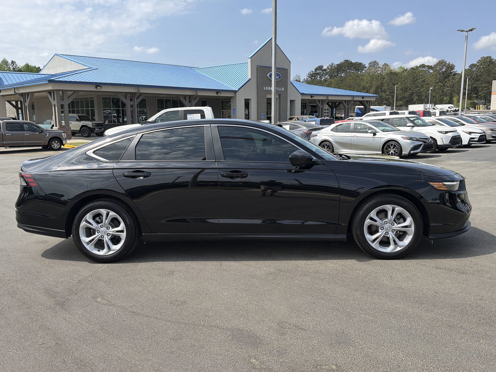 Used 2025 Honda Accord LX image 2