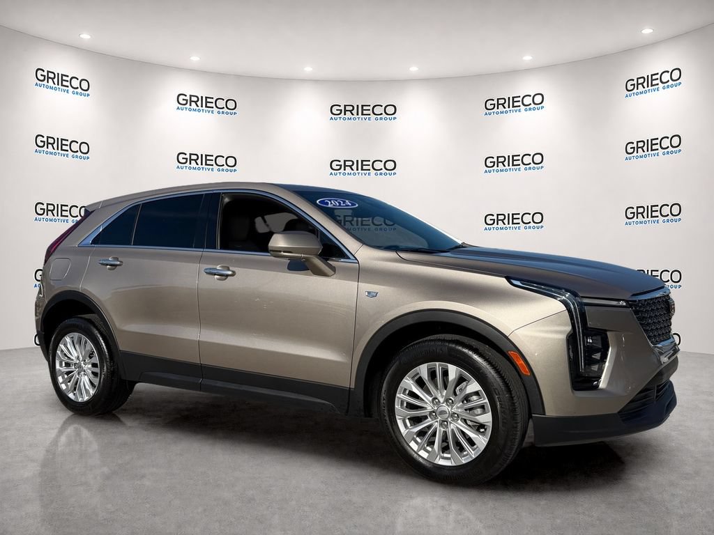 Used 2024 Cadillac XT4 Luxury FWD image 1