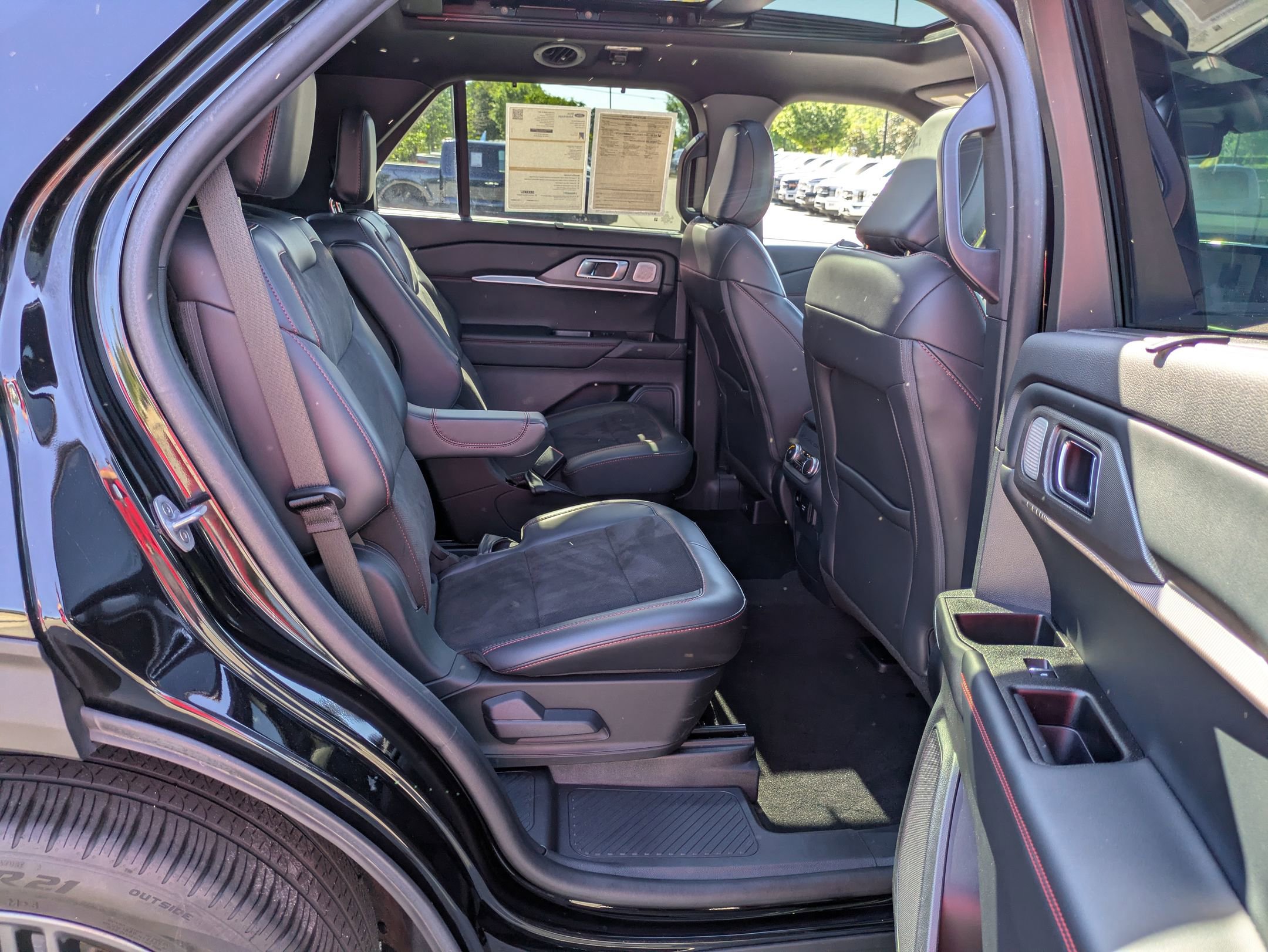 Certified 2025 Ford Explorer ST AWD/4WD image 36