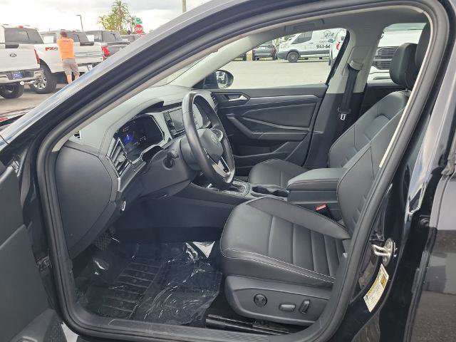 Used 2024 Volkswagen Jetta SE FWD image 18