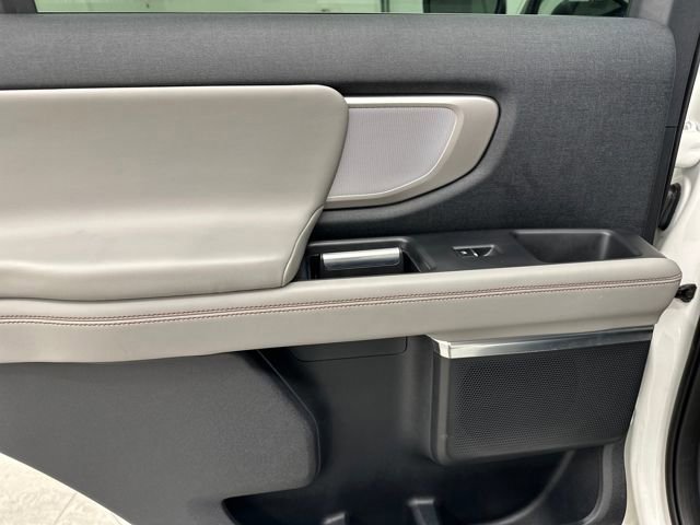 Certified 2025 Ford Expedition Active image 28