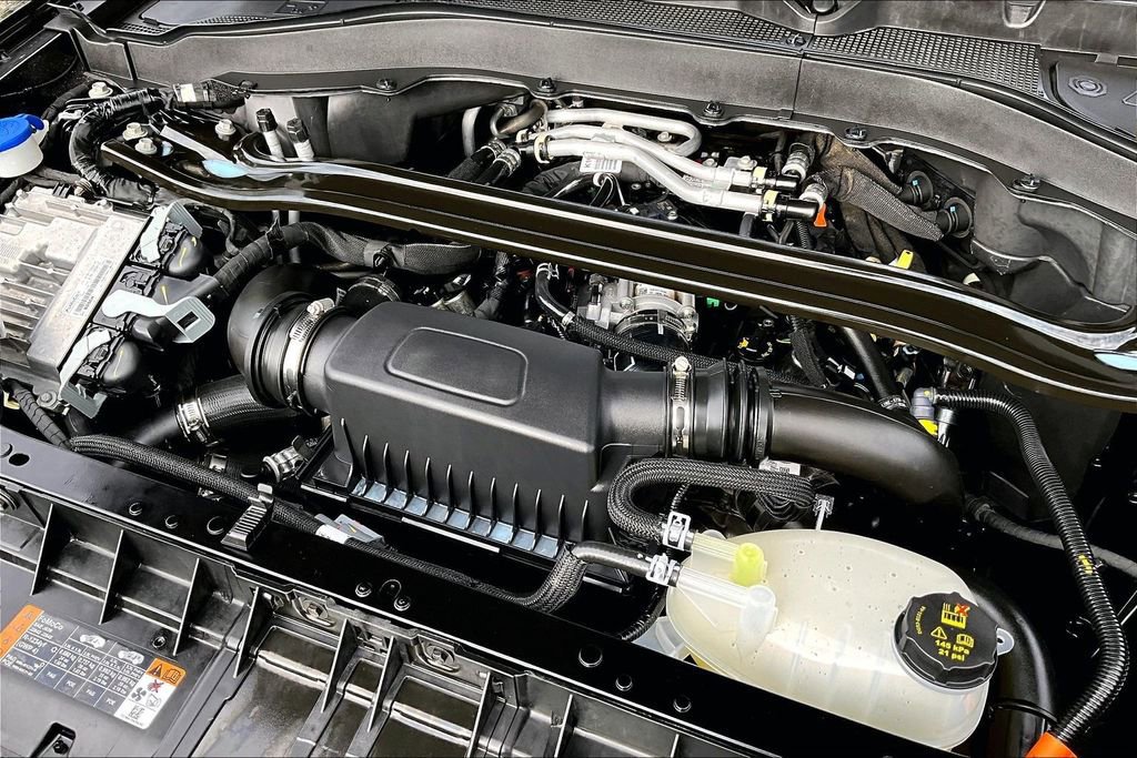 Certified 2025 Ford Explorer ST image 35