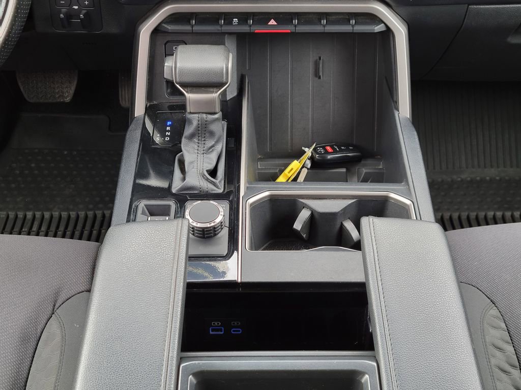 Used 2022 Toyota Tundra SR5 w/ SR5 Convenience Package image 22