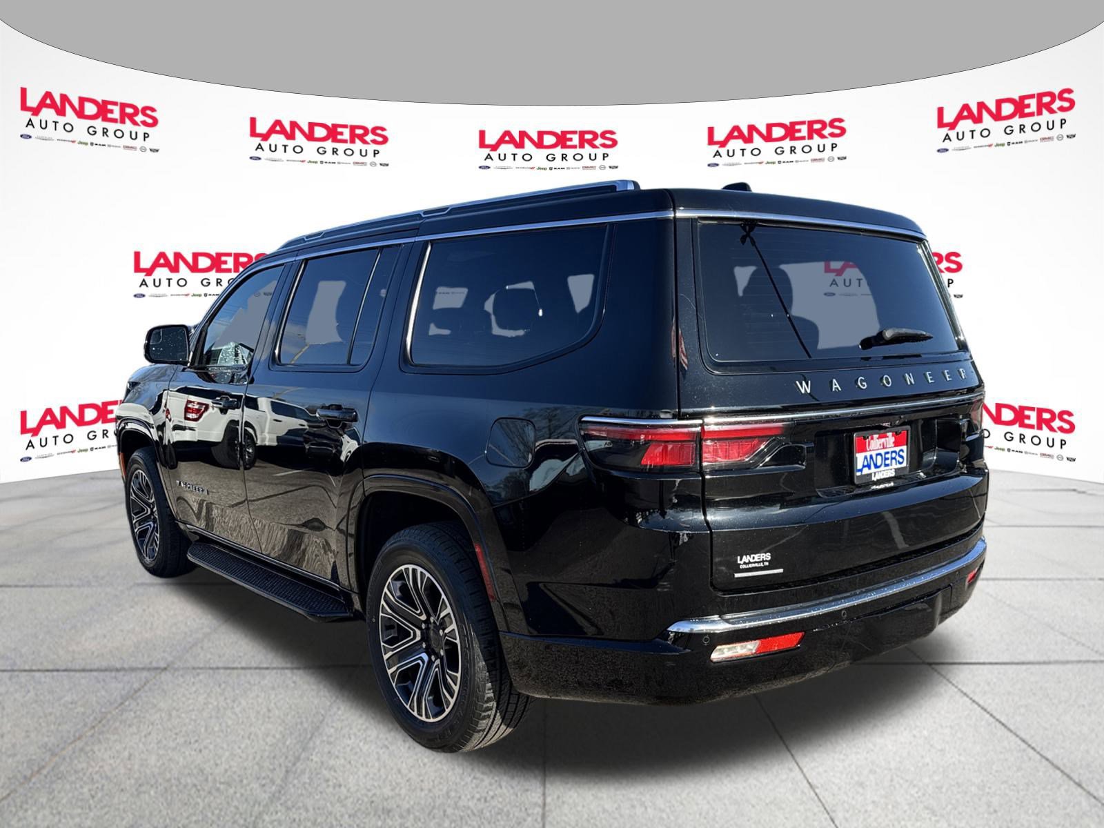 Used 2023 Jeep Wagoneer BASE w/ Premium Group I image 3