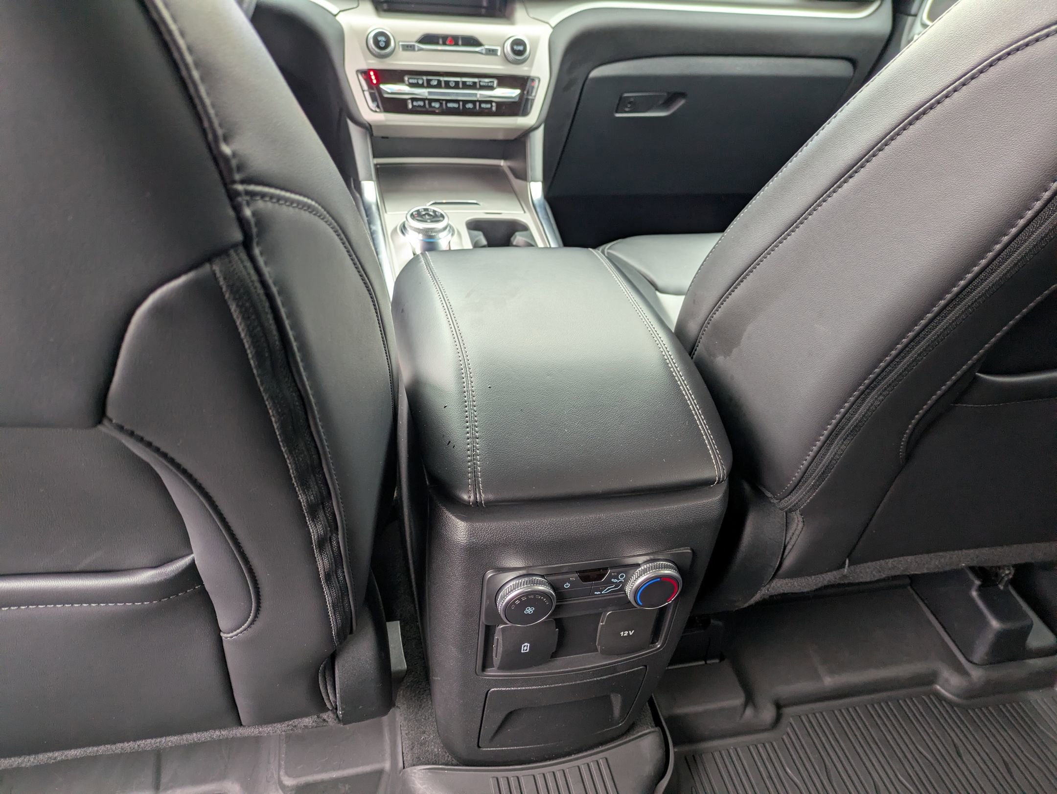 Certified 2022 Ford Explorer XLT w/ Equipment Group 202A image 32