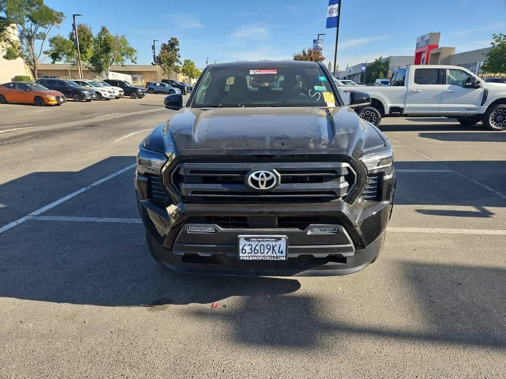 Used 2026 Toyota Tacoma SR5 AWD/4WD image 2