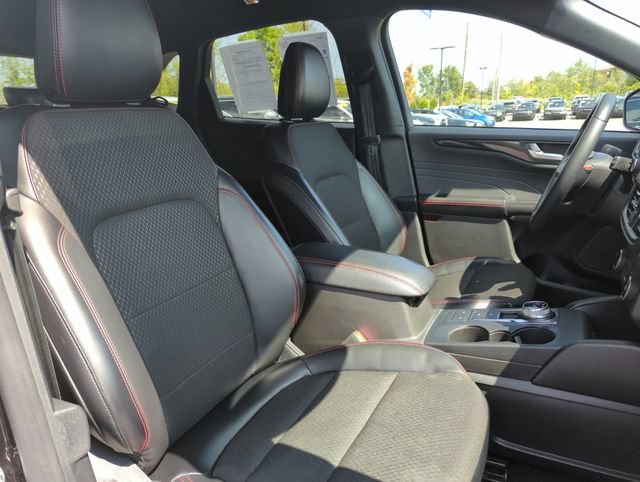 Certified 2025 Ford Escape ST-Line AWD/4WD image 15