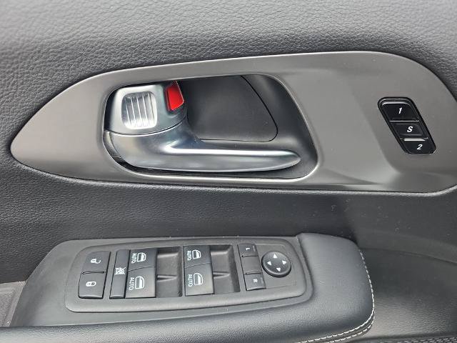 Used 2025 Chrysler Pacifica Select FWD image 20