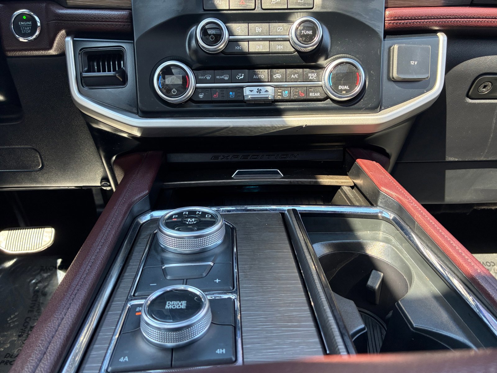 Certified 2024 Ford Expedition Limited image 31