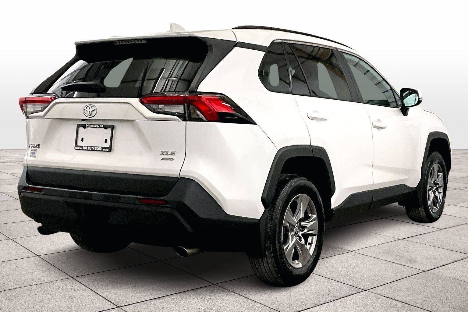 Used 2023 Toyota RAV4 XLE image 3