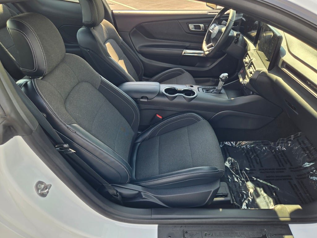 Certified 2024 Ford Mustang Coupe RWD image 5