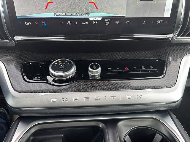 Certified 2025 Ford Expedition Platinum w/ Stealth Appearance Package AWD/4WD image 24