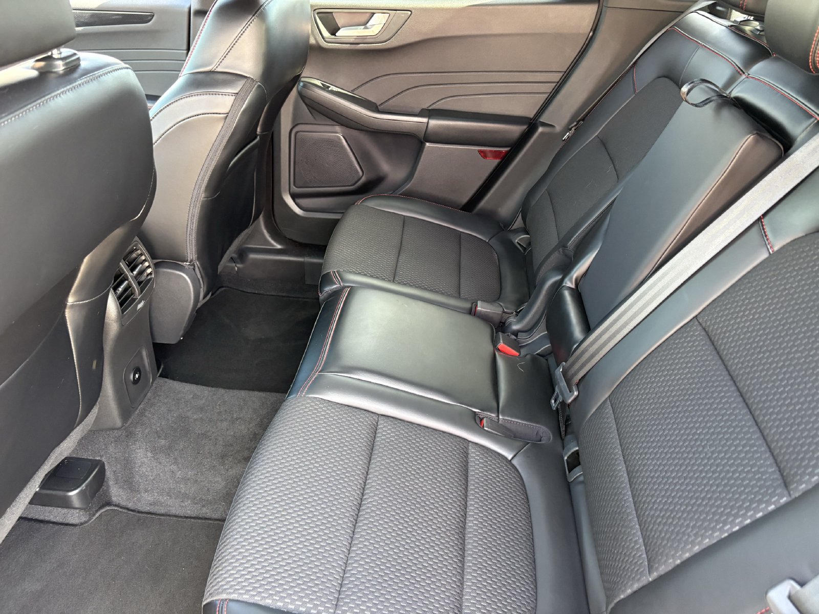 Certified 2024 Ford Escape ST-Line w/ Tech Pack #1 FWD image 21