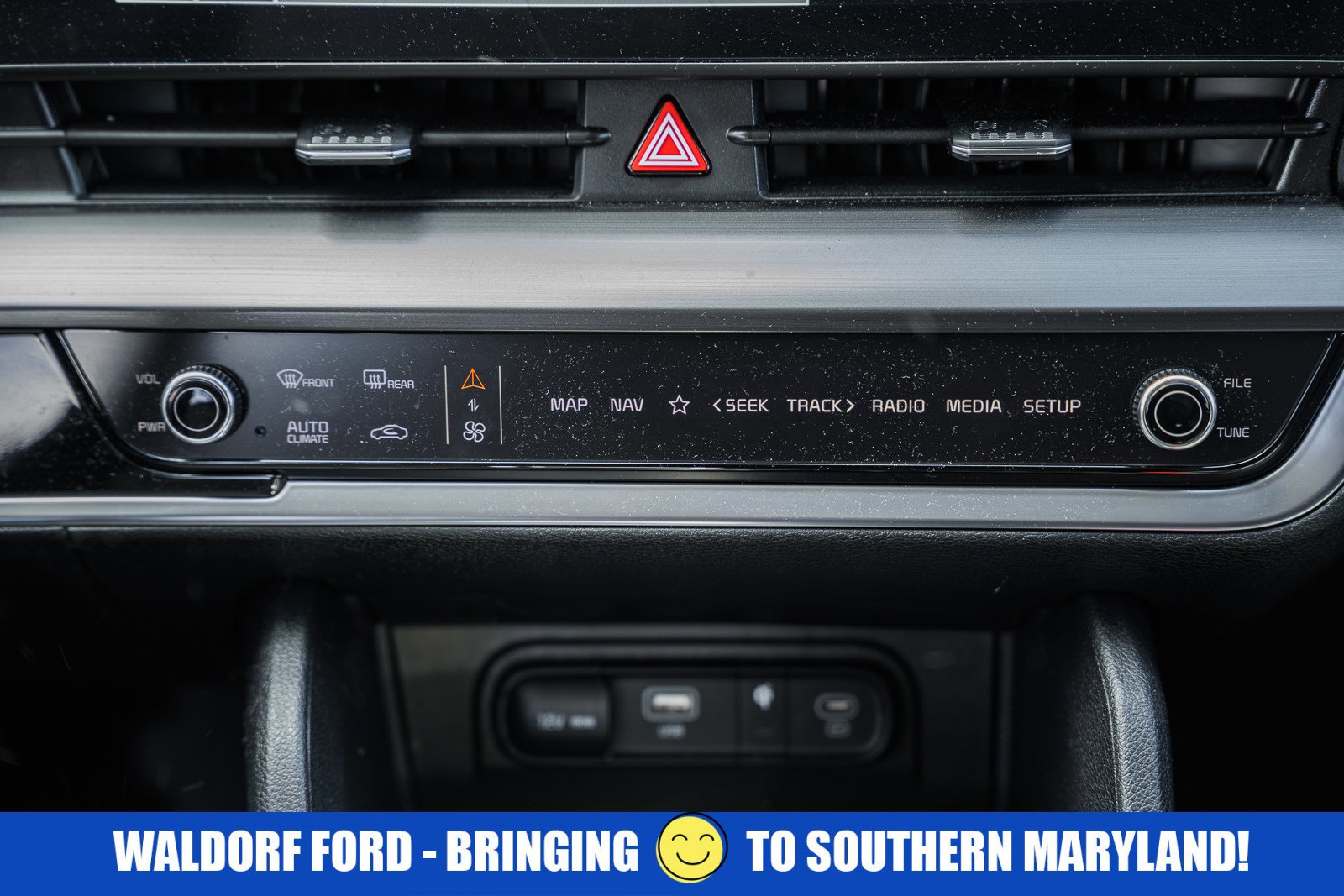 Used 2025 Kia Sportage EX FWD image 20