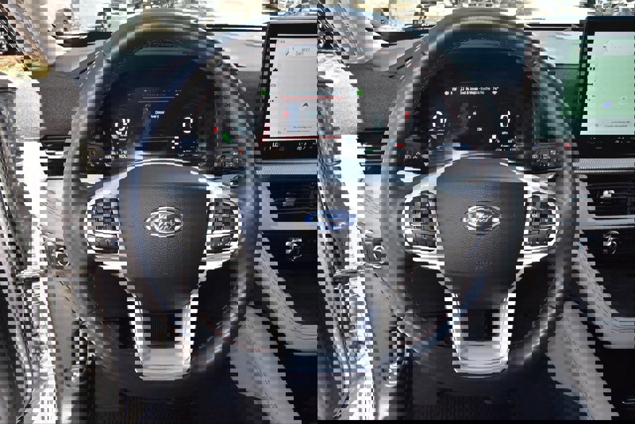 Certified 2025 Ford Explorer Active w/ Active Comfort Package image 24