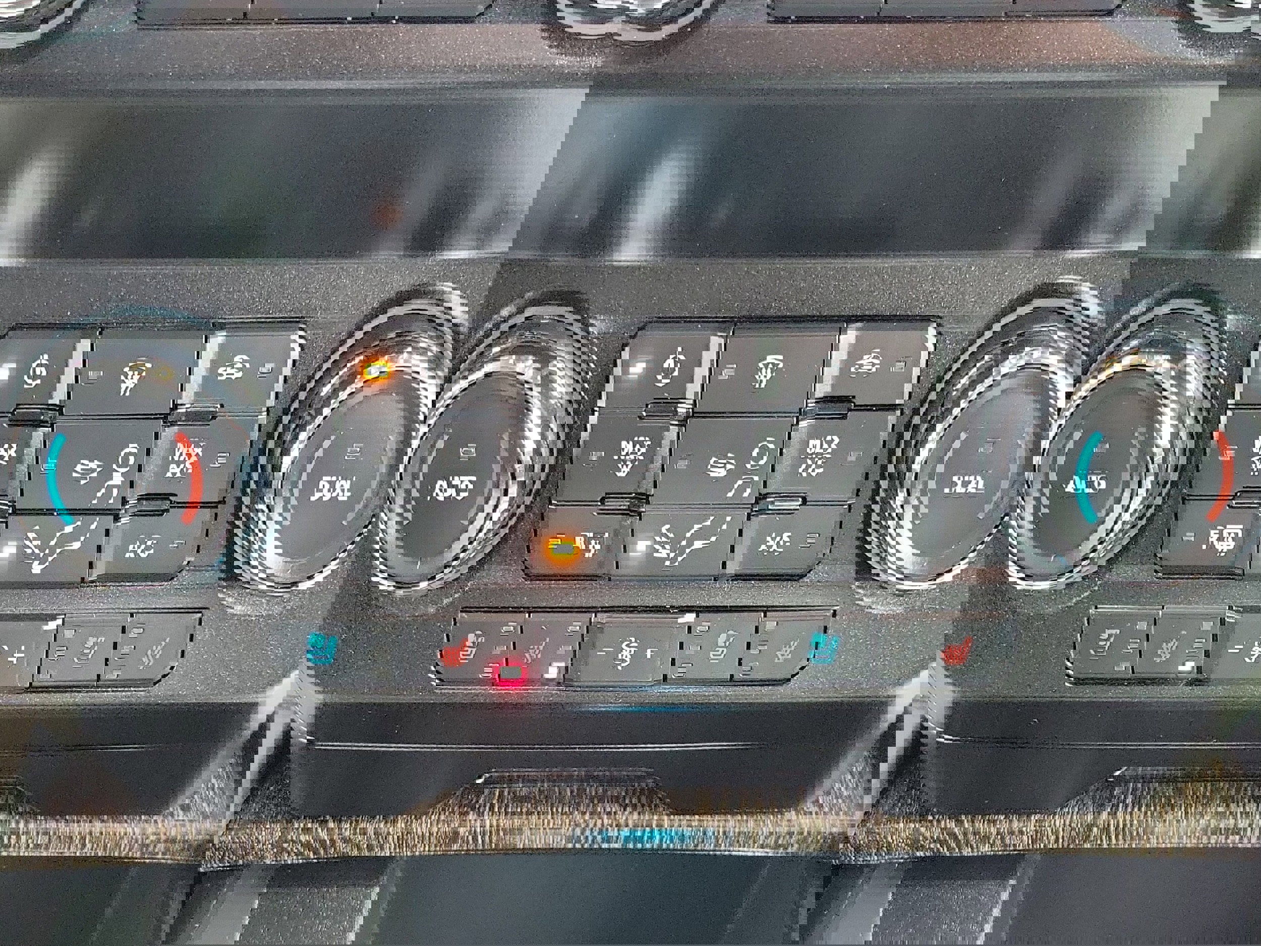 Certified 2020 Ford F350 Lariat w/ Chrome Package image 33