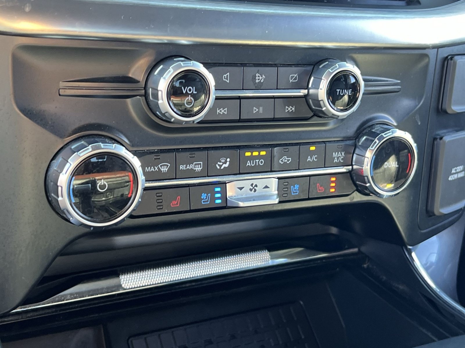 Certified 2023 Ford F150 Lariat AWD/4WD image 21