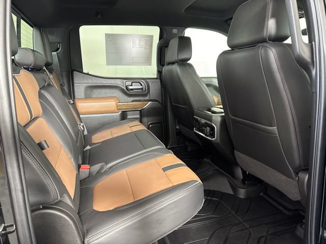Used 2022 Chevrolet Silverado 1500 High Country w/ Technology Package AWD/4WD image 5
