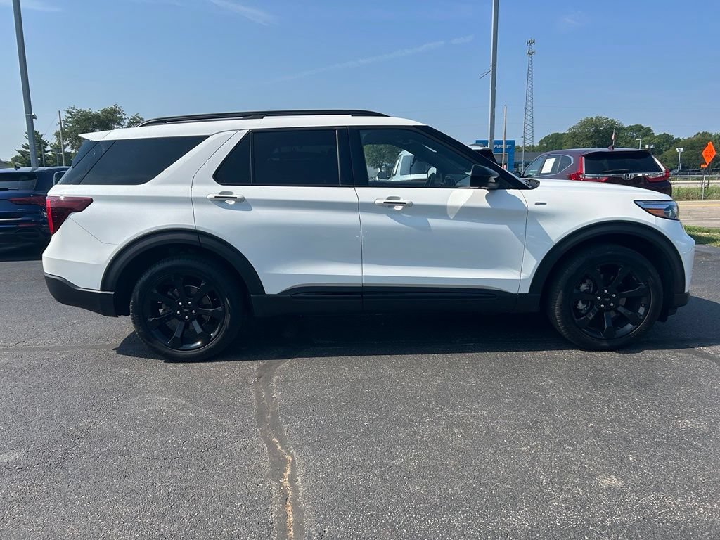Certified 2022 Ford Explorer ST-Line w/ Class IV Trailer Tow Package AWD/4WD image 9