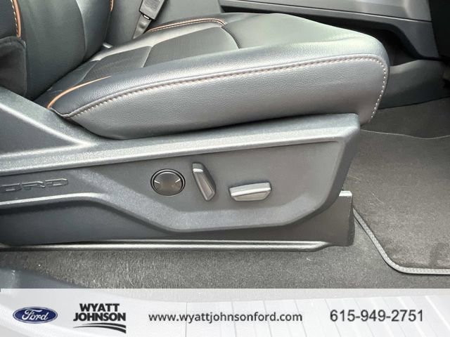 Certified 2025 Ford F450 Lariat w/ Chrome Package image 27