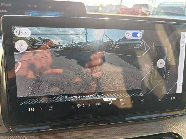 Certified 2025 Ford Expedition Active AWD/4WD image 22
