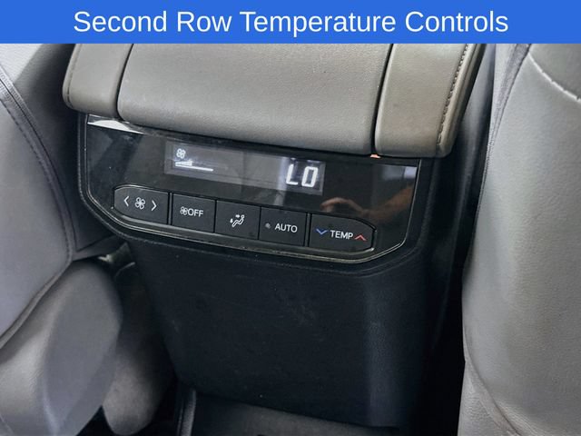 Used 2020 Toyota Highlander XLE AWD/4WD image 19