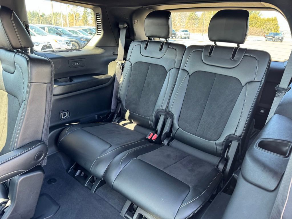 Used 2024 Jeep Grand Cherokee L Altitude image 23