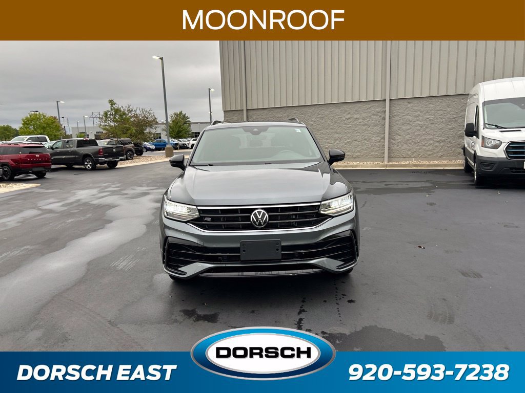Used 2022 Volkswagen Tiguan SE R-Line AWD/4WD image 2