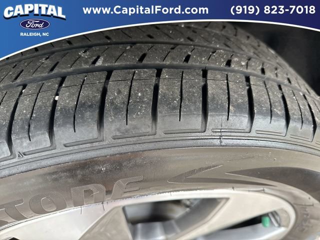 Certified 2025 Ford Escape Platinum w/ Premium Technology Package image 14